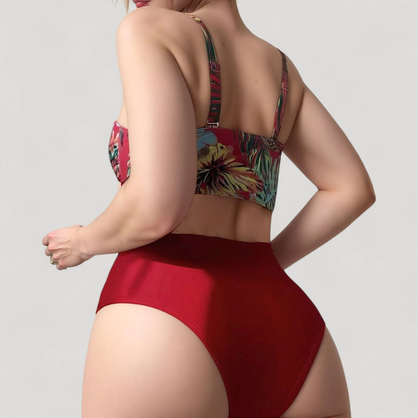Priscila | Este conjunto ofrece estilo y comodidad, ideal para destacar en la playa o en la piscina