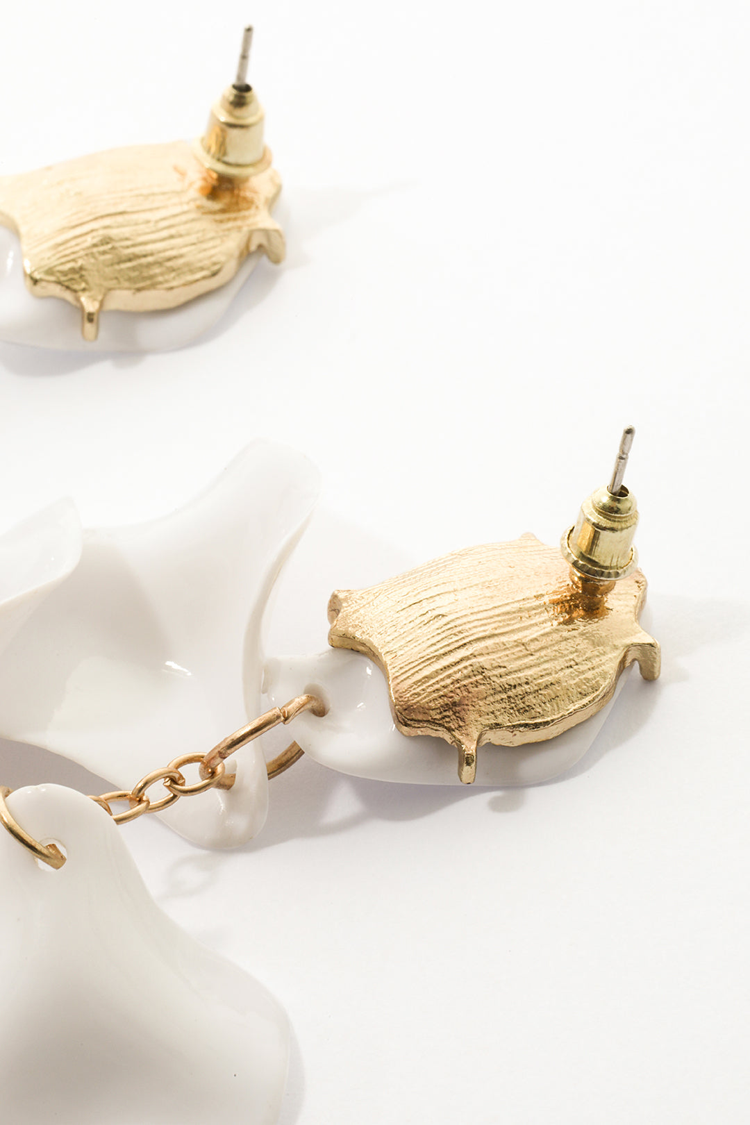 Elegantes Pendientes de Gotas con Diseño de Pétalos de Orquídea