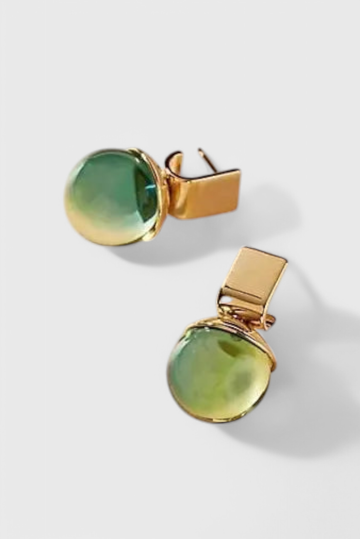 Elegantes Pendientes Vintage de Cristal Verde en Oro