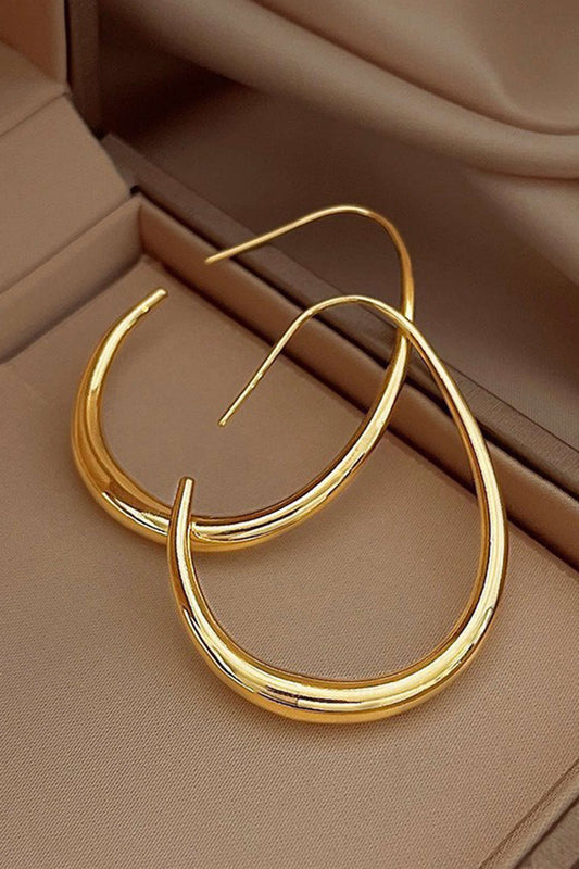 Elegantes pendientes ovalados de metal para un toque sofisticado
