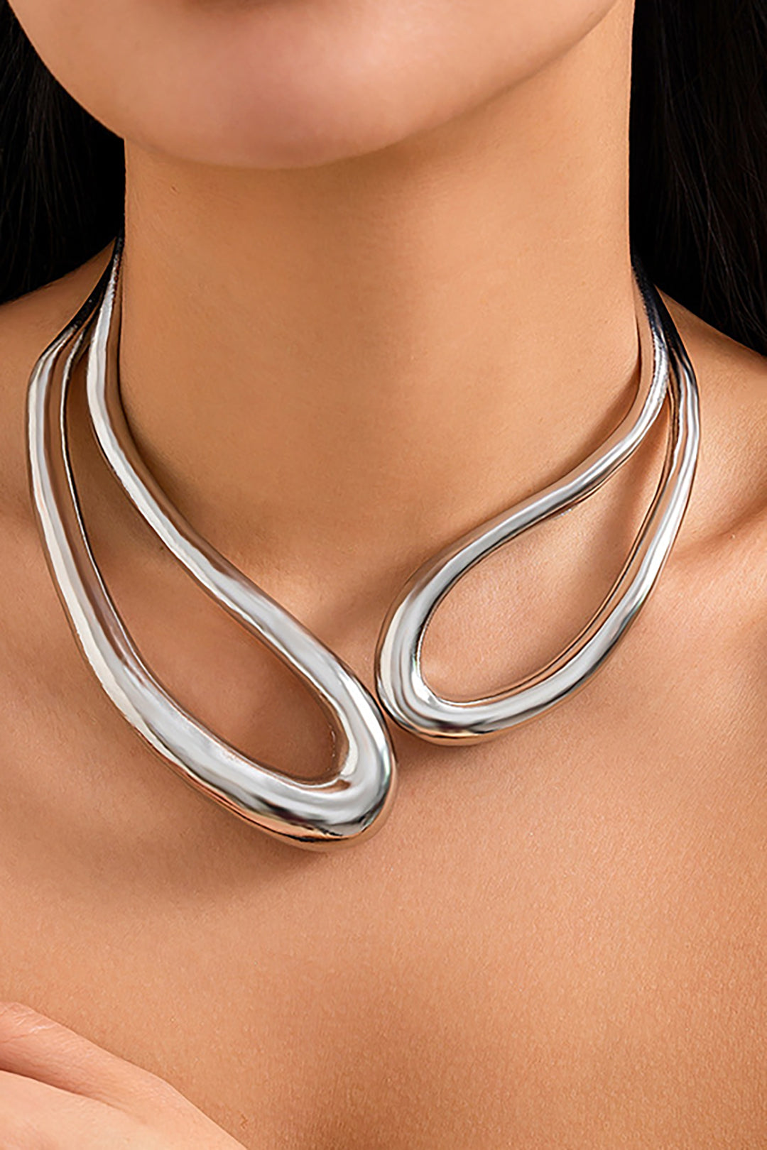 Collar Asimétrico Recortado de Moda para un Estilo Sofisticado