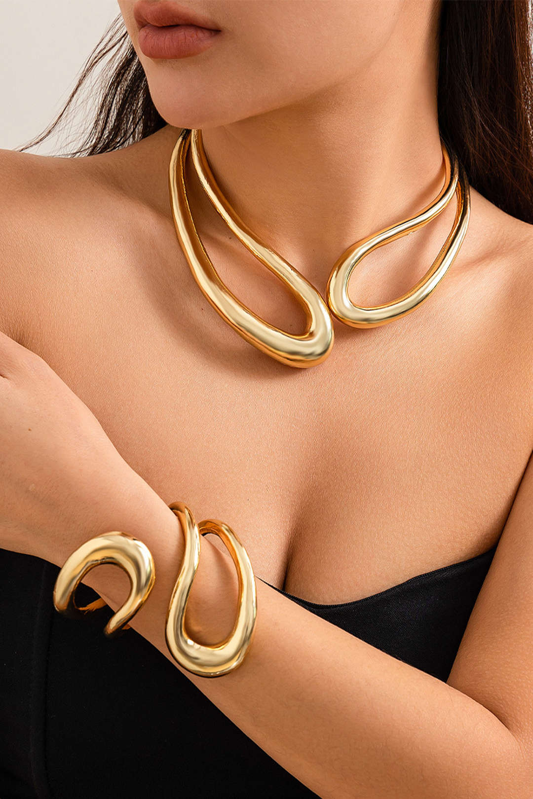 Collar Asimétrico Recortado de Moda para un Estilo Sofisticado