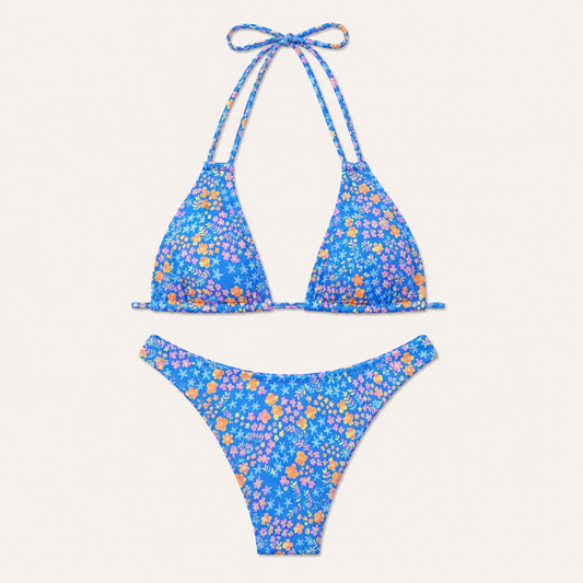 Monica | Conjunto de bikini triangular para mujer de Mara Swim con delicado estampado floral y braguita tanga de corte alto