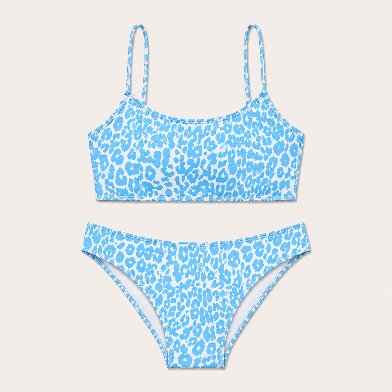 Paloma | Conjunto de bikini para mujer Mara Swim con estampado de leopardo, top con cuello redondo y braguita con aberturas laterales