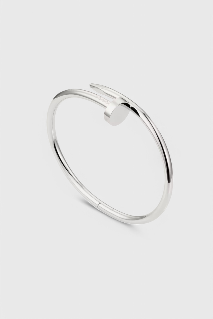 Pulsera Minimalista con Diseño de Clavos en Plata Esterlina para un Estilo Sofisticado