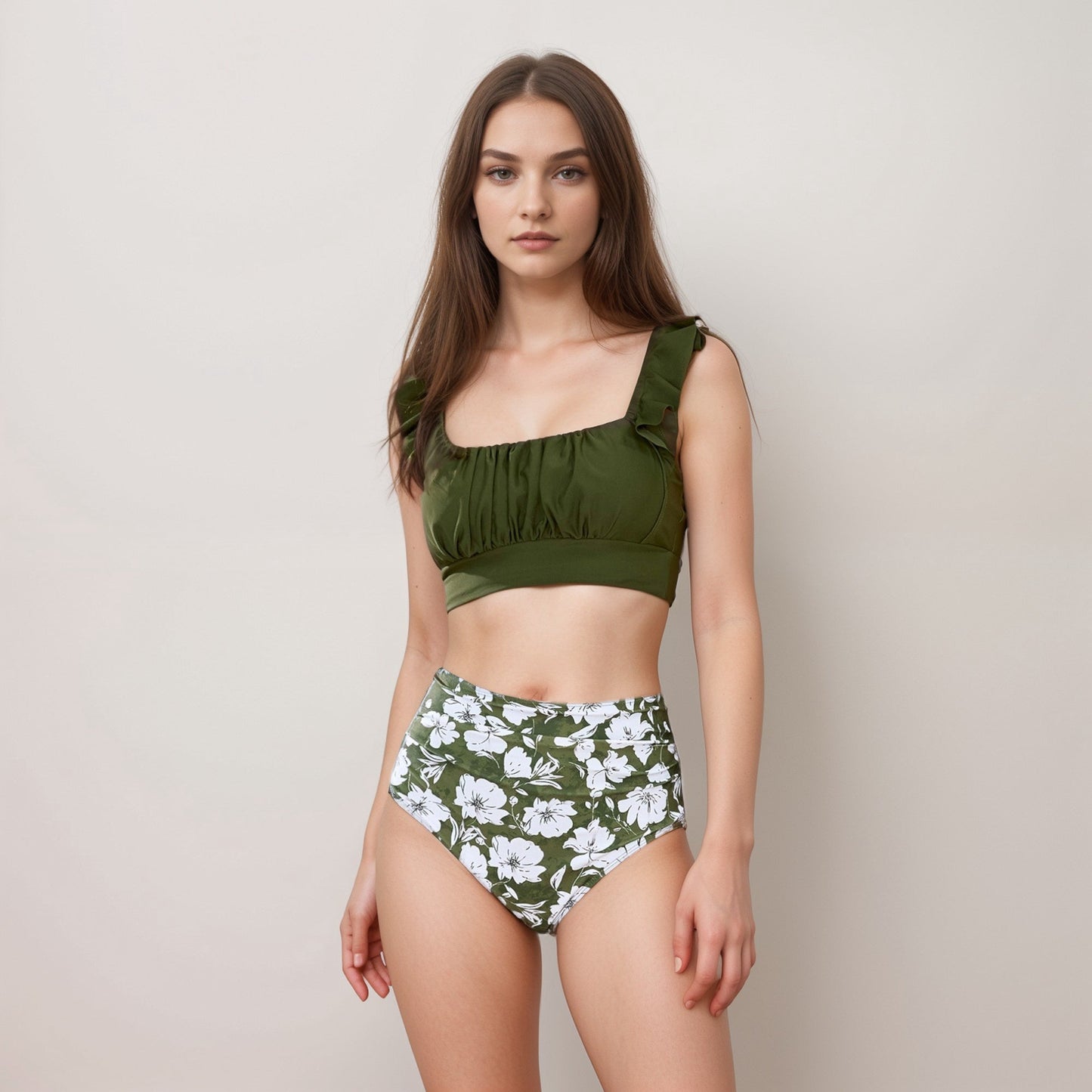 Conjunto de baño para mujer de Mara Swim: sujetador de bikini con volantes y detalle fruncido en el pecho, y braguita de cintura alta con estampado de hojas