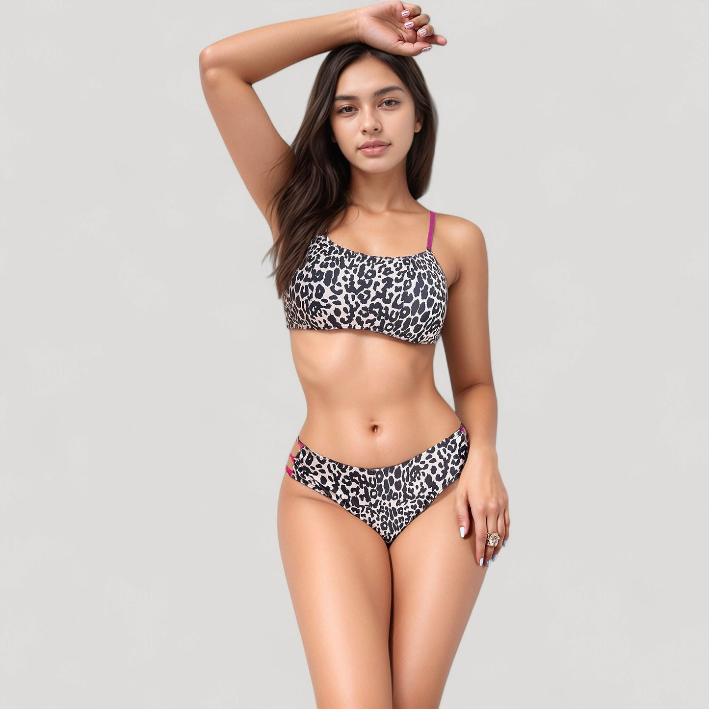 Paloma | Conjunto de bikini para mujer Mara Swim con estampado de leopardo, top con cuello redondo y braguita con aberturas laterales