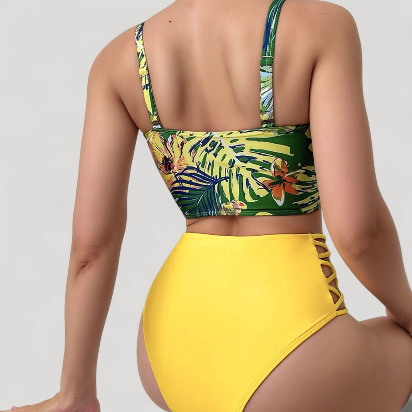 Priscila | Este conjunto ofrece estilo y comodidad, ideal para destacar en la playa o en la piscina