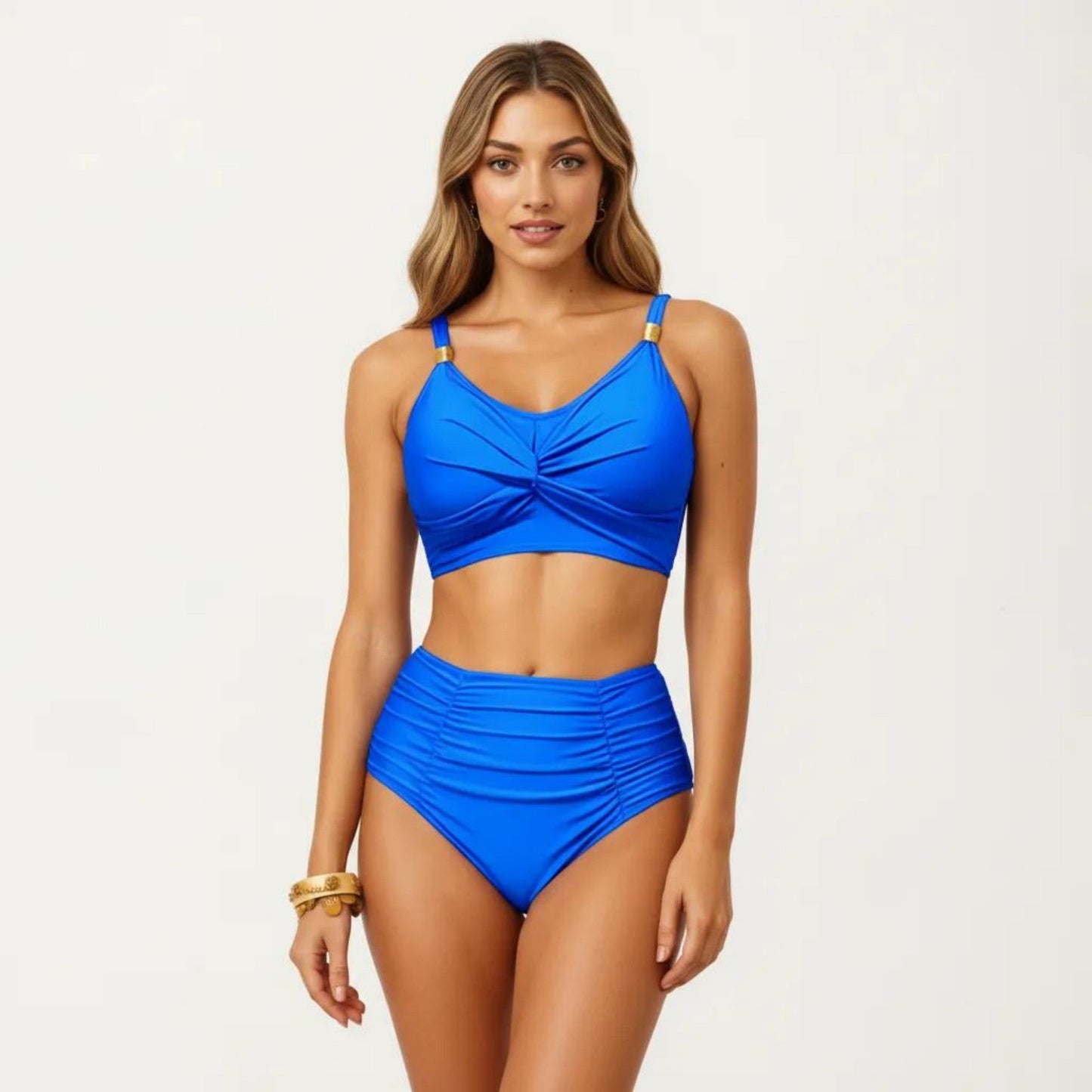 Conjunto de bikini de dos piezas para mujer de Mara Swim, con top tipo bralette con detalle retorcido en la parte delantera, tirantes ajustables y braguita de talle alto con fruncidos