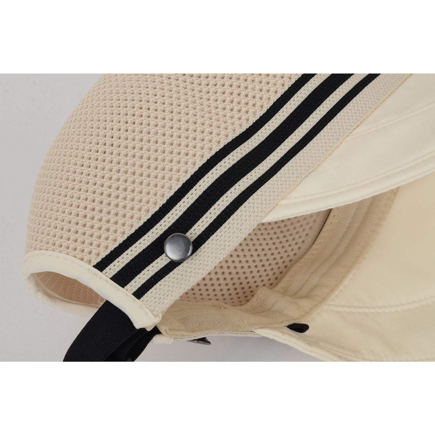 Gorra con visera de malla transpirable