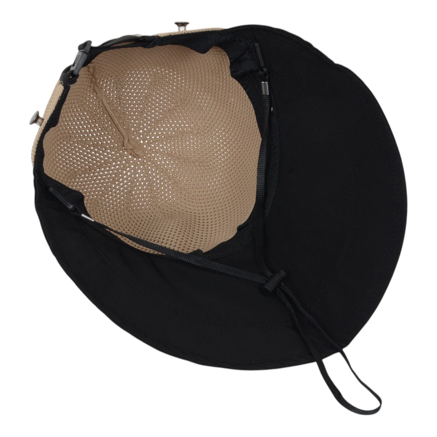 Gorra con visera de malla transpirable