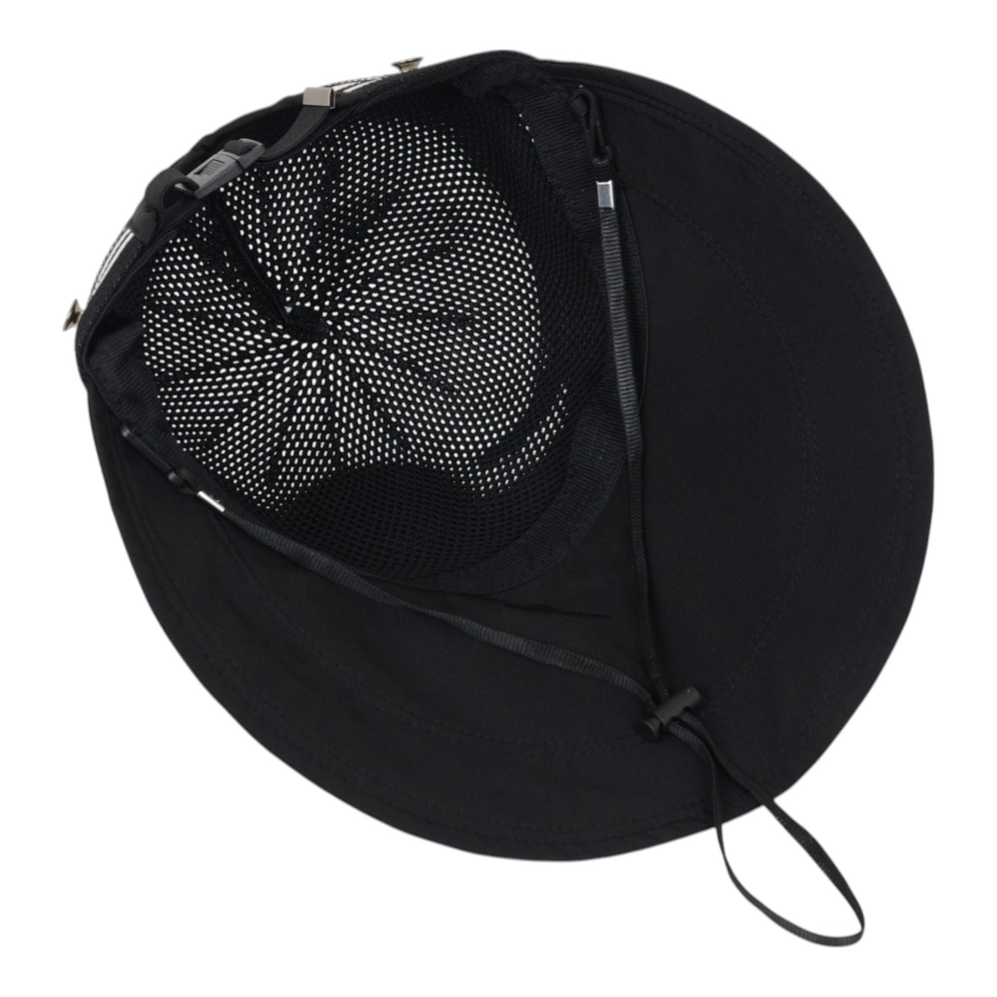 Gorra con visera de malla transpirable
