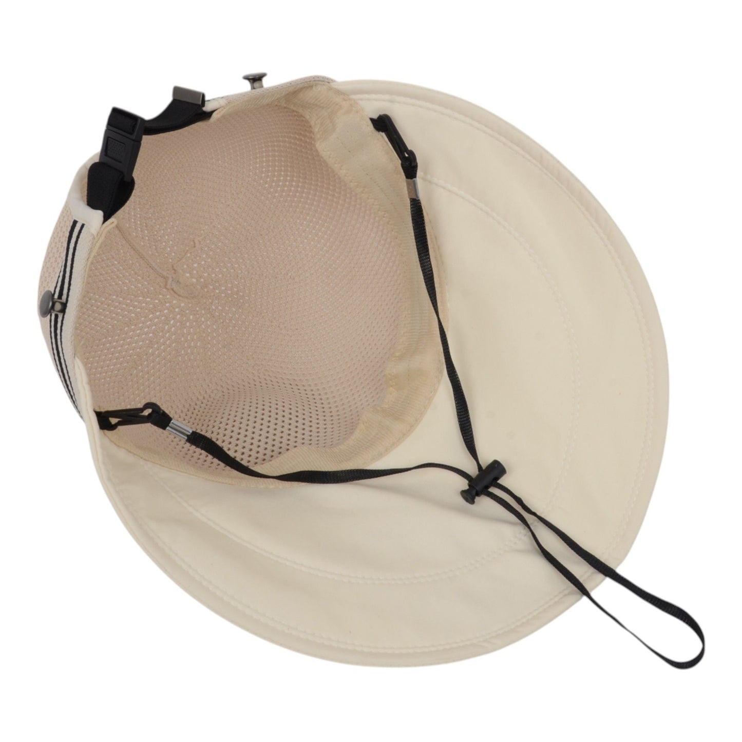 Gorra con visera de malla transpirable