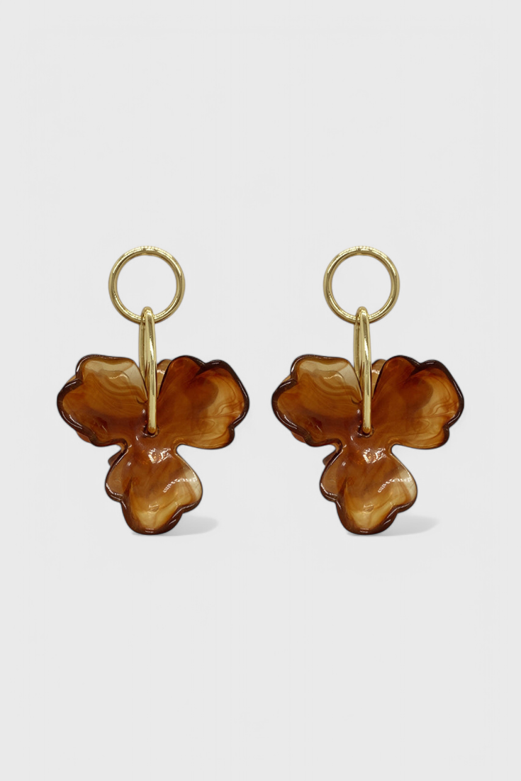 Elegantes pendientes con colgante de flor para un toque de belleza natural