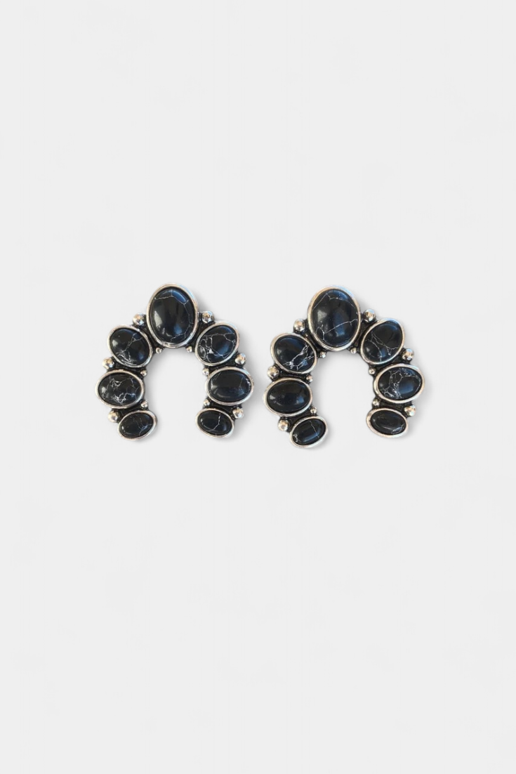 Elegantes pendientes de herradura con piedra natural para un estilo único