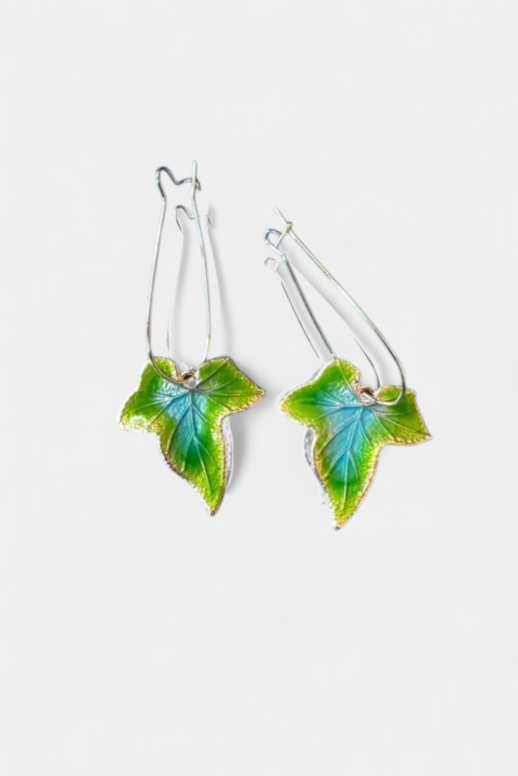 Elegantes Pendientes Vintage con Diseño de Hoja Verde para un Estilo Único