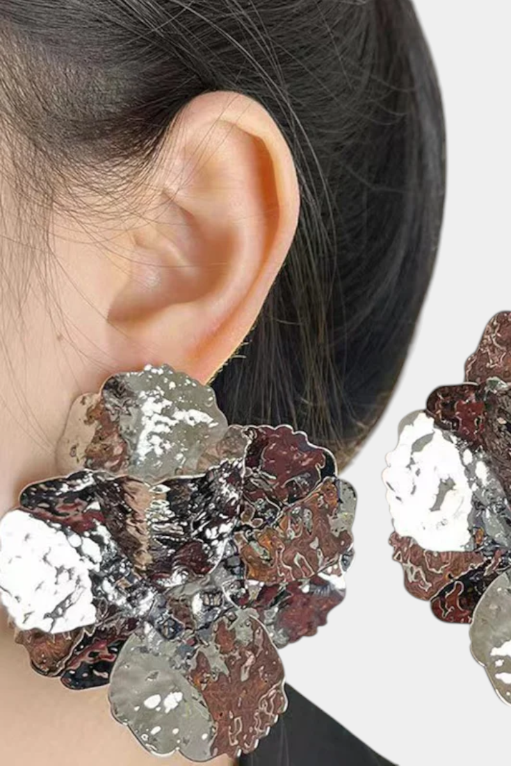 Pendientes Elegantes con Diseño de Flor Brillante