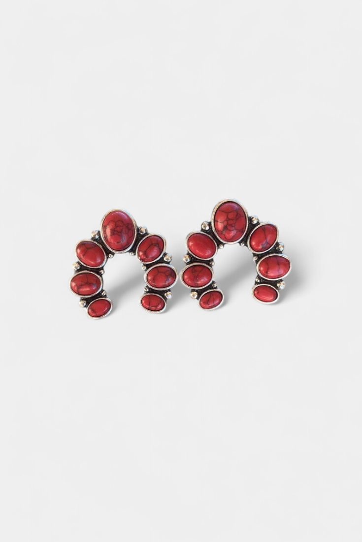 Elegantes pendientes de herradura con piedra natural para un estilo único